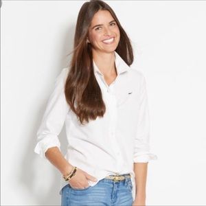 🐳Vineyard Vines half button up top. Size 12
